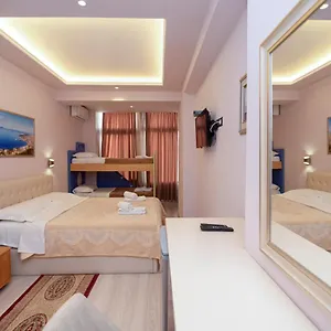 Hotel San Marino, Wlora