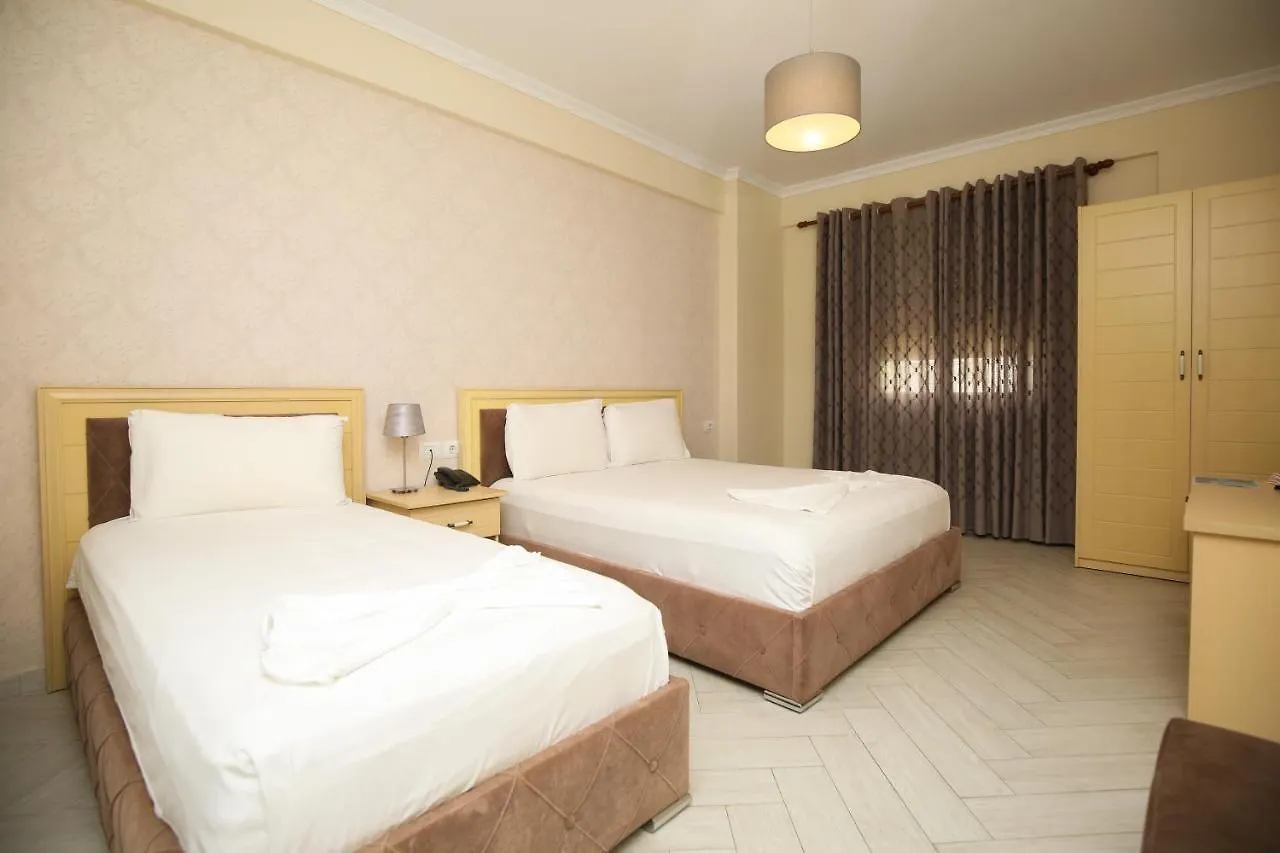 Hotel Summer Stars فلورا