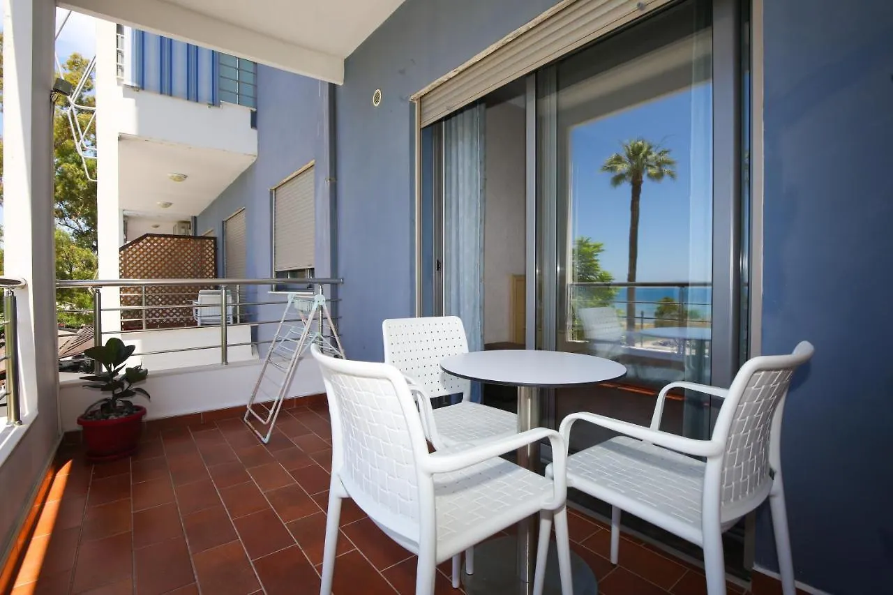 Hotel Summer Stars فلورا